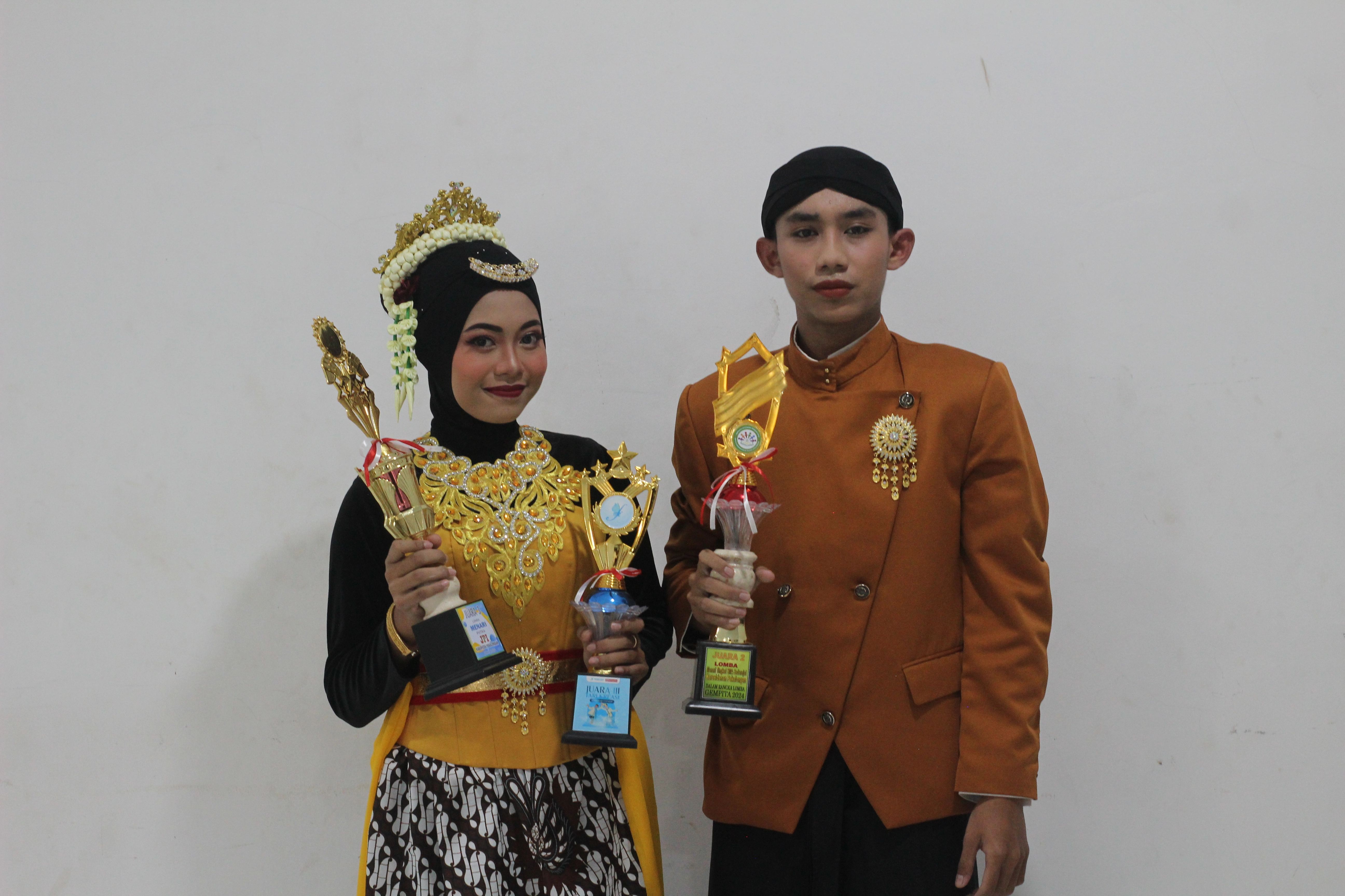 SENI TARI